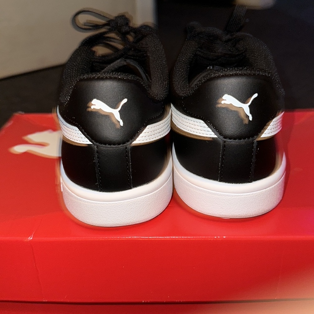 Puma - Picture 3 of 4